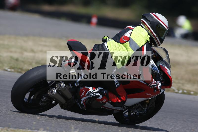 Archiv-2023/32 08.06.2023 TZ Motorsport ADR/Gruppe gruen/backside
